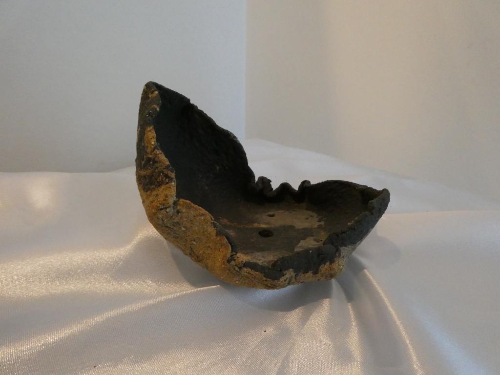 Petit berceau en grès mélangés beige et noir – Image 3